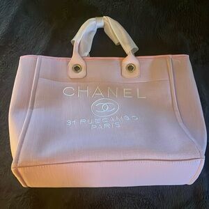 C TOTE. PINK. NEW.